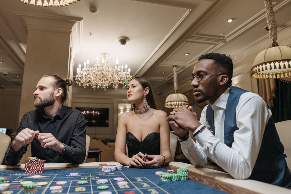 The Real Math Behind Online Slots: RTP, Variance, and Bankroll